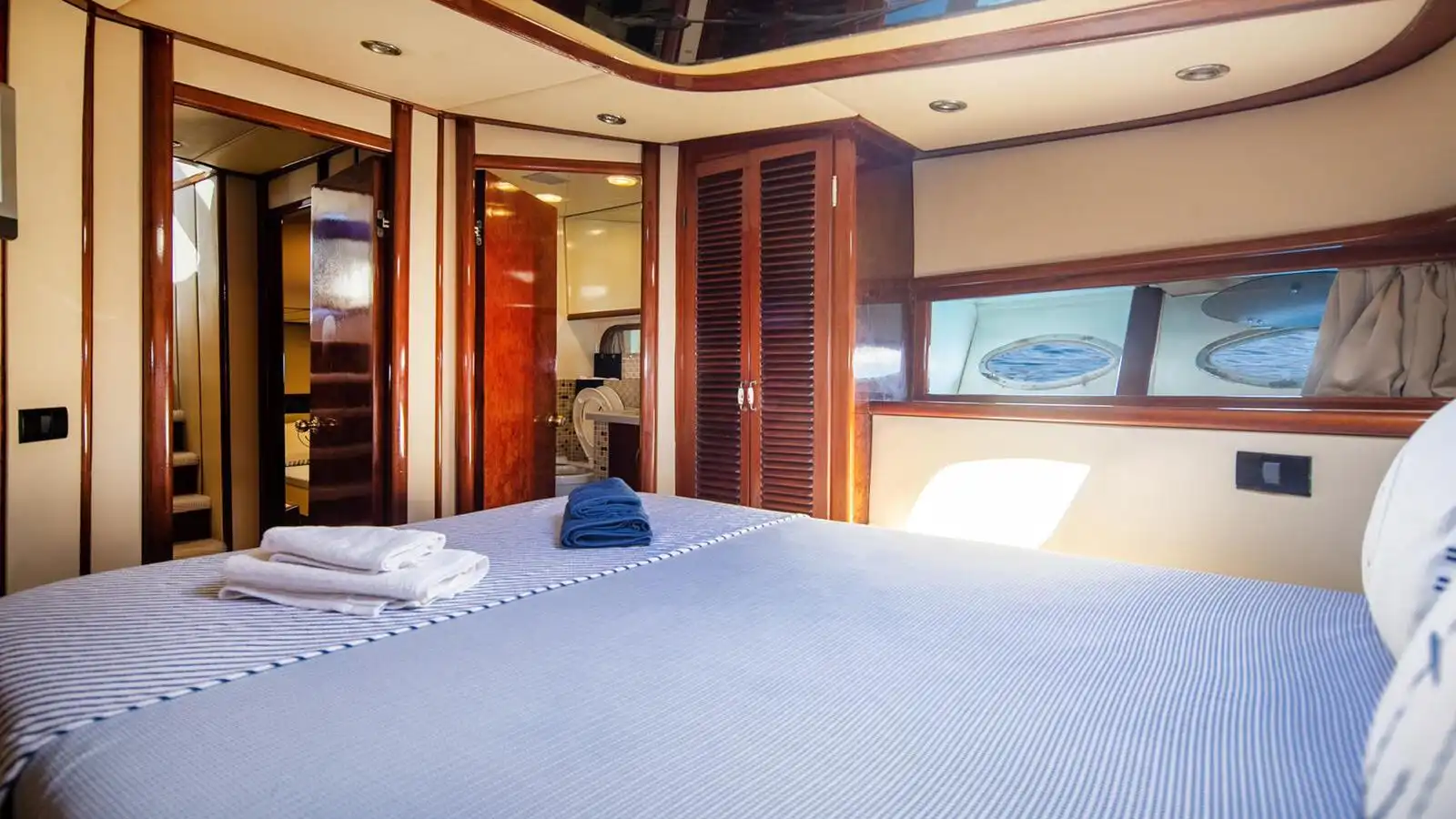 L ESTATE YACHT